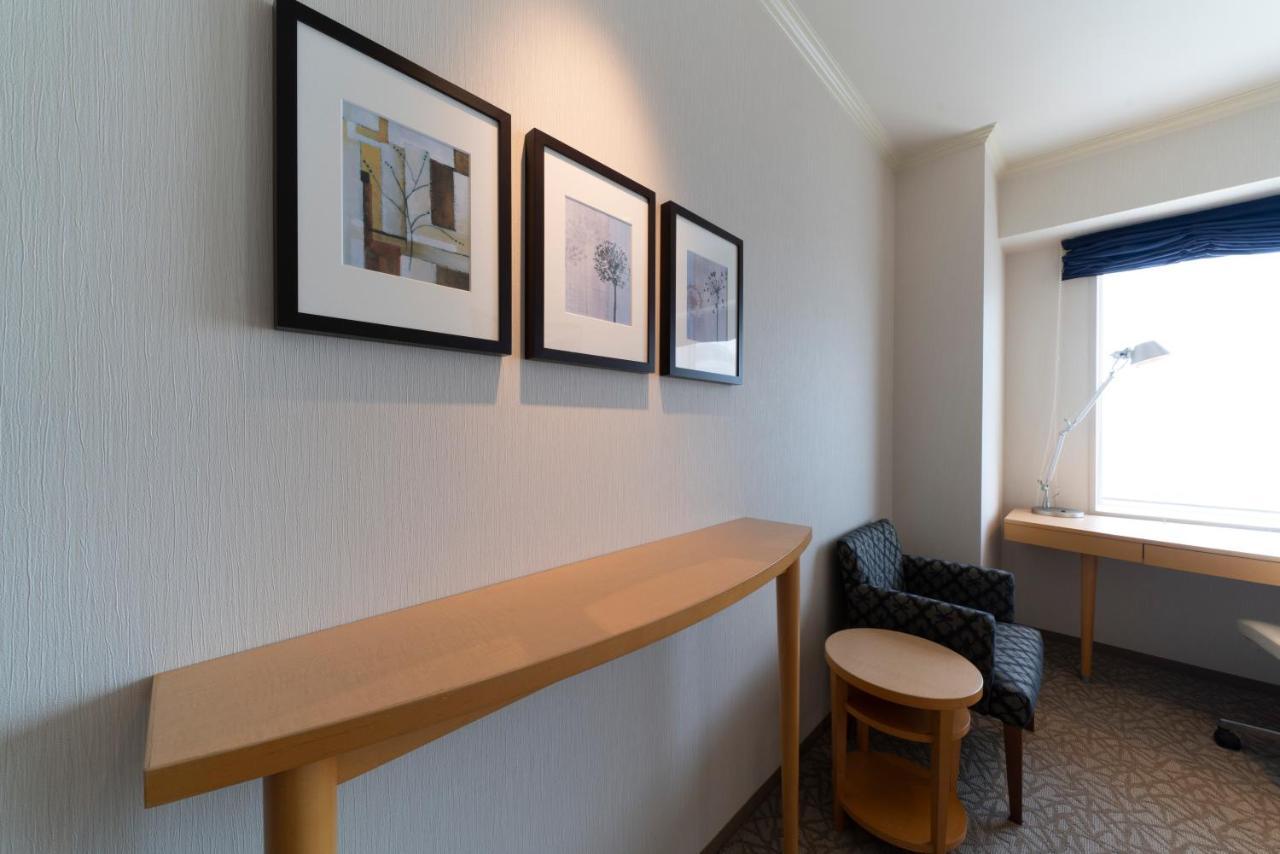 Hotel Associa Tojohaši Exteriér fotografie A console table